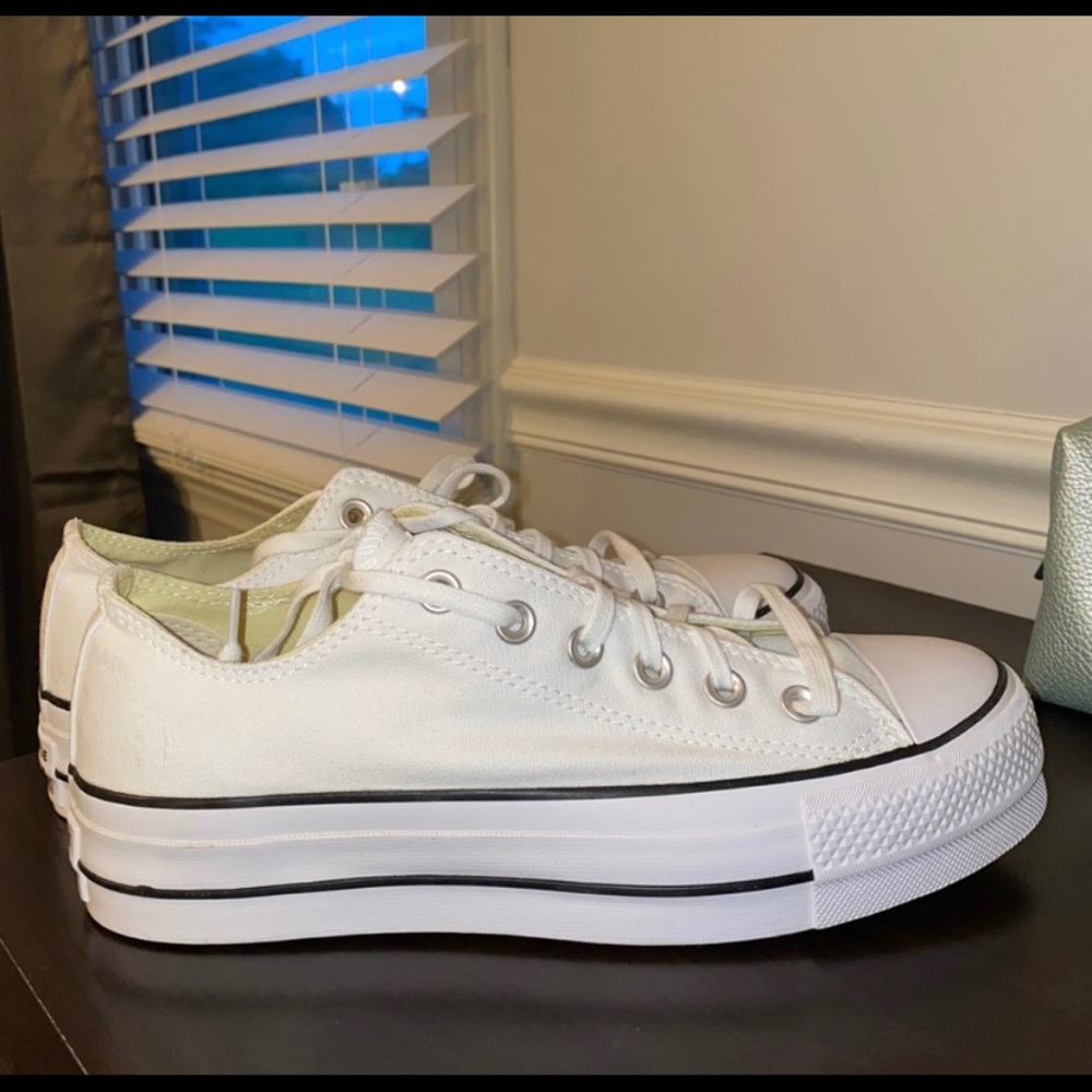 White converse platform